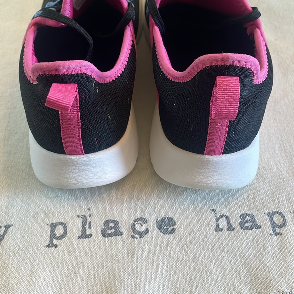 ALEADER Black and Pink Athletic Sneakers - Picture 6 of 11